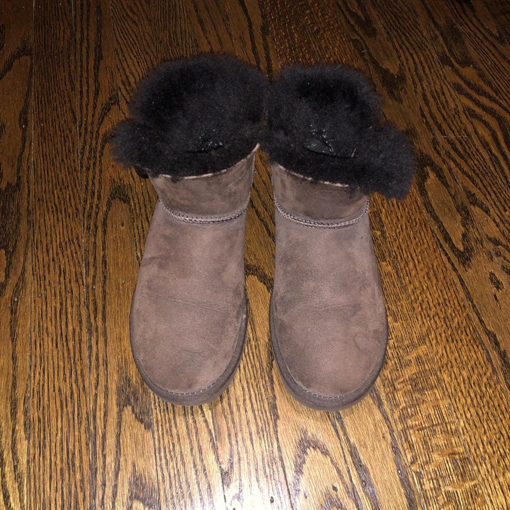 Ugg Mini Bailey Buttons - image 3